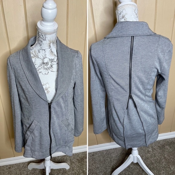 Cabi Knit Cardigan Zip Sweater Zip Accent Back Grey Black Size Small - Picture 1 of 6